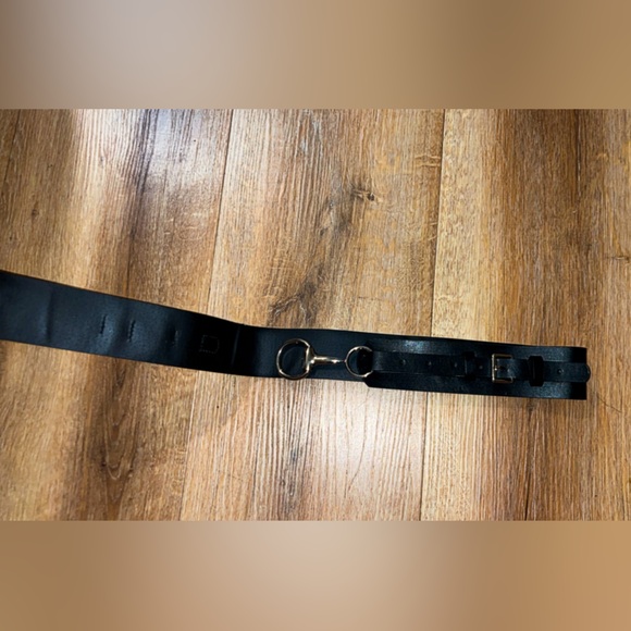 Black leather belt with loop buckle - Picture 2 of 3